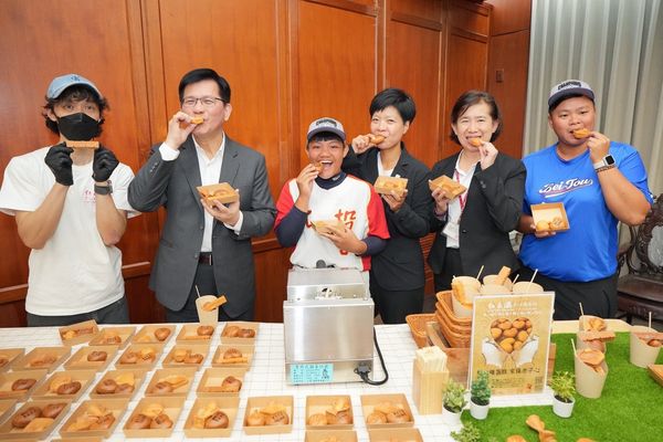 ▲▼外交部長林佳龍主持「貝比魯斯聯盟U16女子壘球世錦賽」奪冠慶賀茶會，勉勵台灣青年勇敢走向世界（圖／外交部提供）