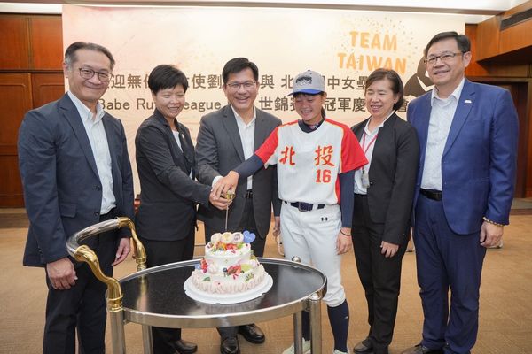 ▲▼外交部長林佳龍主持「貝比魯斯聯盟U16女子壘球世錦賽」奪冠慶賀茶會，勉勵台灣青年勇敢走向世界（圖／外交部提供）