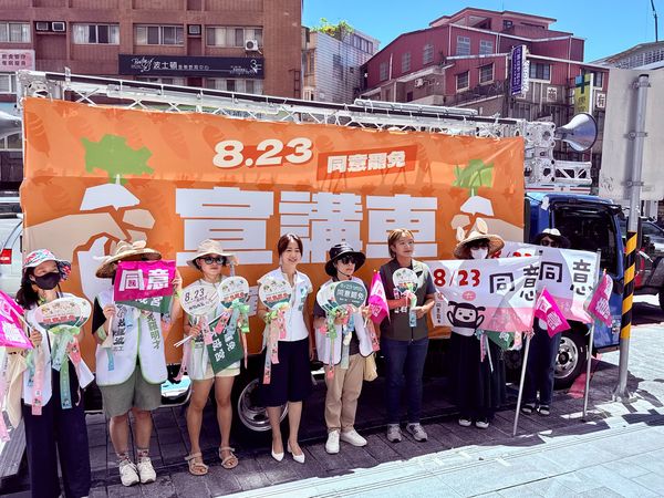 ▲▼823罷免投票倒數兩天，民進黨議員跨區支援車掃催票，民進黨新北黨部主委蘇巧慧。（圖／民主進步黨新北市黨部提供）