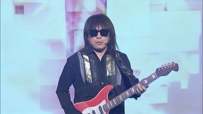 康康模仿伍佰唱跳!神複製遭虧「禮儀公司」 翁立友笑哭:用掉一包衛生紙