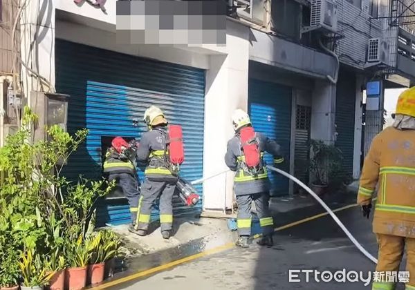 ▲苗栗市天雲街2間店面去年8月發生火警，法官認定周姓男子亂丟未熄滅煙蒂釀禍，判決拘役50天。（圖／記者楊永盛翻攝）