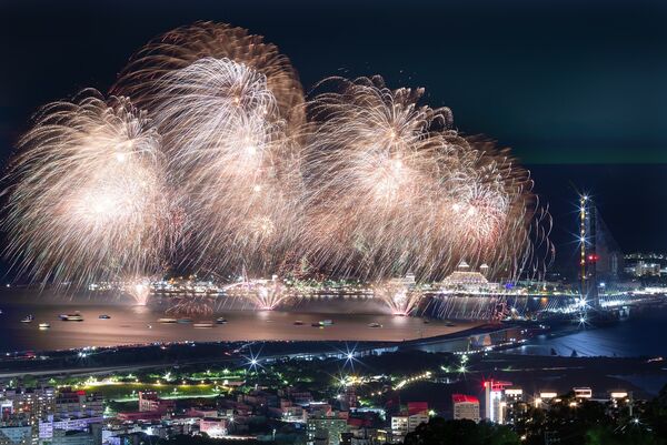 ▲2025淡水漁人碼頭仲夏繽紛樂8月17日煙火秀實景,煙火秀建議觀賞點,煙火秀管制期間(1600-2200)周邊交通圖。（圖／新北市漁業處提供）