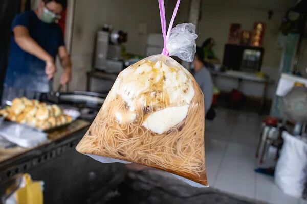 ▲▼國小麵線豆花水煎包。（圖／部落客美熊很愛吃授權提供）