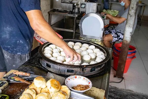 ▲▼國小麵線豆花水煎包。（圖／部落客美熊很愛吃授權提供）