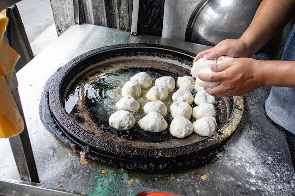 ▲▼國小麵線豆花水煎包。（圖／部落客美熊很愛吃授權提供）