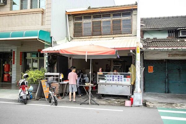 ▲▼國小麵線豆花水煎包。（圖／部落客美熊很愛吃授權提供）