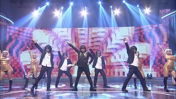 ▲▼《綜藝一級棒》翁立友擔任節目大來賓，康康模仿伍佰維妙維俏。（圖／中視提供）