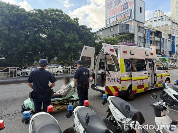 ▲▼一名醉漢深夜暗巷隨機打人，引發社會恐慌，台中衛生局將他強制送醫。（圖／民眾提供，下同）