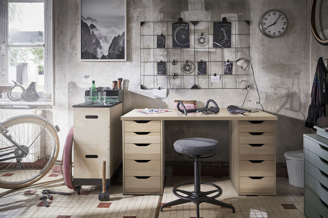 ▲開學季來臨IKEA宿舍人氣TOP10清單，特力屋推護眼燈與書桌優惠。（圖／業者提供）