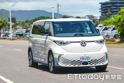 福斯商旅「ID.Buzz 6 人座」試駕！獨立雙座舒適　每張座位媲美頭等艙