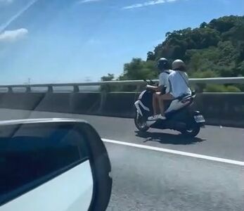 國3「戀愛機車」路肩狂飆！尬車自小客曬恩愛　超扯畫面曝