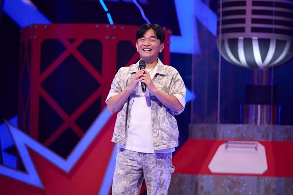 ▲《Talk Talk秀台語》第二季總冠軍賽登場！三地連線創紀錄，吳宗憲驚喜現身嚇壞浩子跟Sandy 左起sandy 舜哥 憲哥 黃豪平 浩子。（圖／記者葉文正攝）