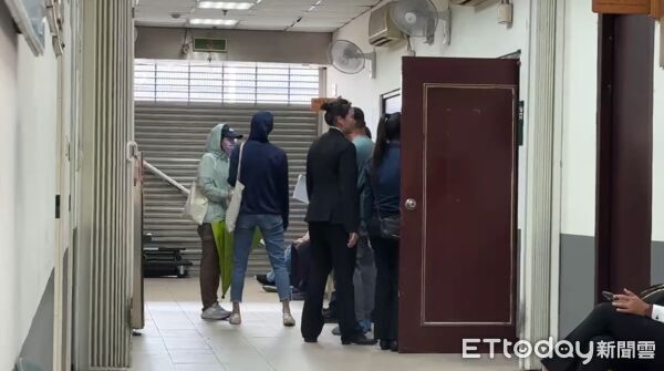 ▲▼家屬到殯儀館認屍。（圖／記者陳宏瑞攝）