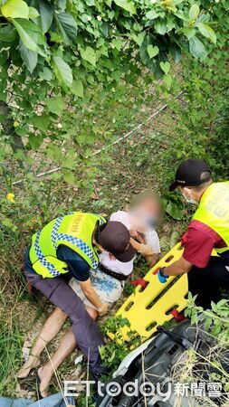 ▲八旬老翁騎車迷航路倒田間，南投警方徹夜搜尋平安尋獲。（圖／記者高堂堯翻攝）