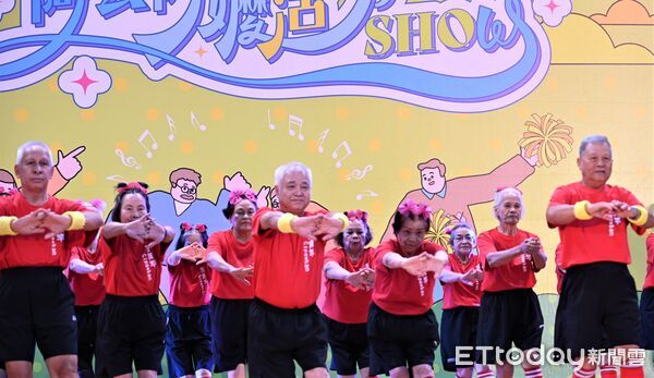 ▲▼「阿公阿嬤活力SHOW」東區競賽在花蓮中正體育館盛大舉辦。（圖／花蓮縣政府提供，下同）