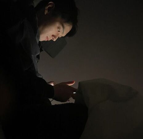 ▲▼「陸劇男神」許凱被爆十指交纏照。（圖／翻攝自微博）