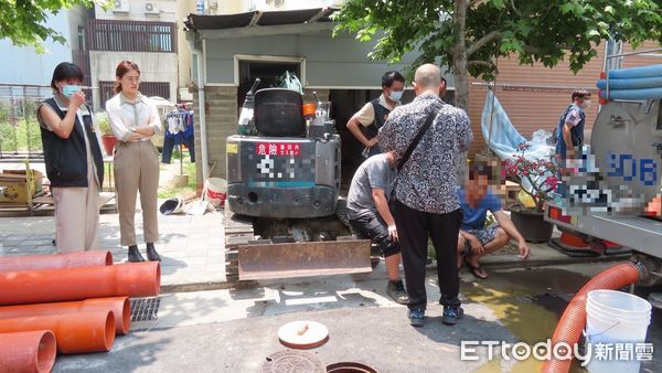 ▲▼水肥車亂排放。（圖／保七總隊提供）