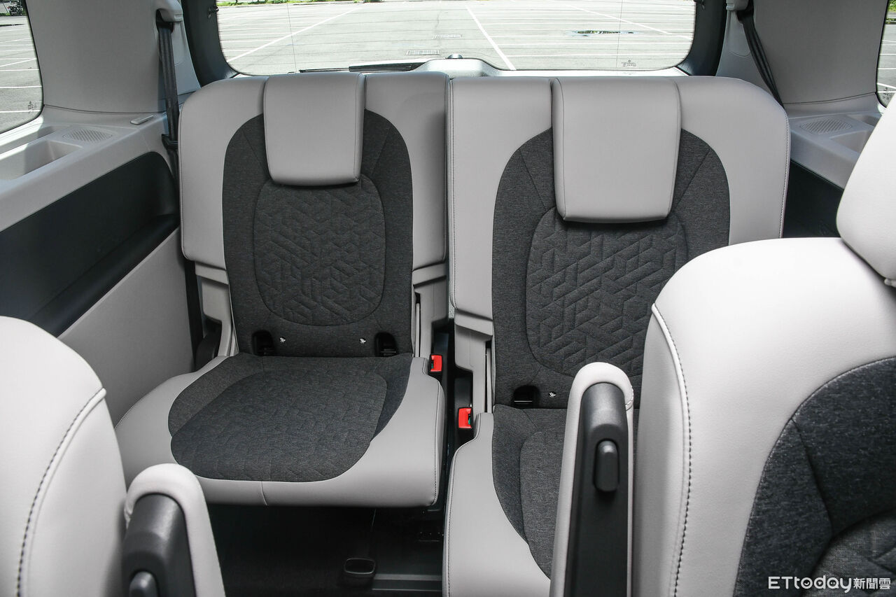 ▲福斯ID.Buzz 6人座展現更優勢的空間舒適。（圖／記者徐煜展攝）