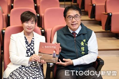 晉基基金會捐贈《紅毛仔沙特》繪本 閱讀帶學生走進鹽田故事