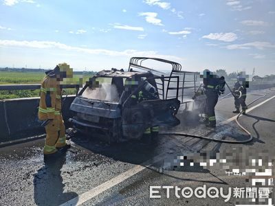 快訊/國1仁德段貨車突起火!燒到剩骨架 「紫爆」回堵5K