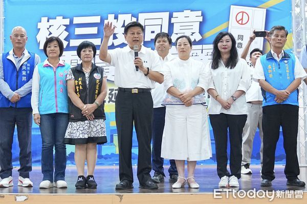 ▲▼立院國民黨總召傅崐萁、民眾黨立委林憶君與助理江躍辰同台呼籲，力挺核三延役。現場氣氛熱烈。（圖／傅崐萁辦公室提供，下同）