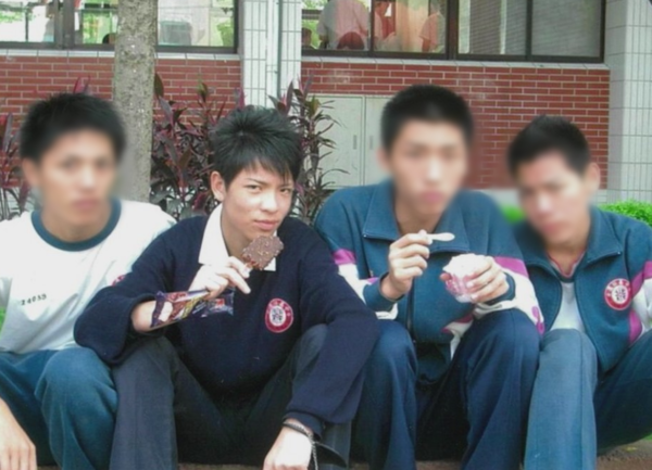 ▲蕭敬騰學生時期照片。（圖／踢帕娛樂）