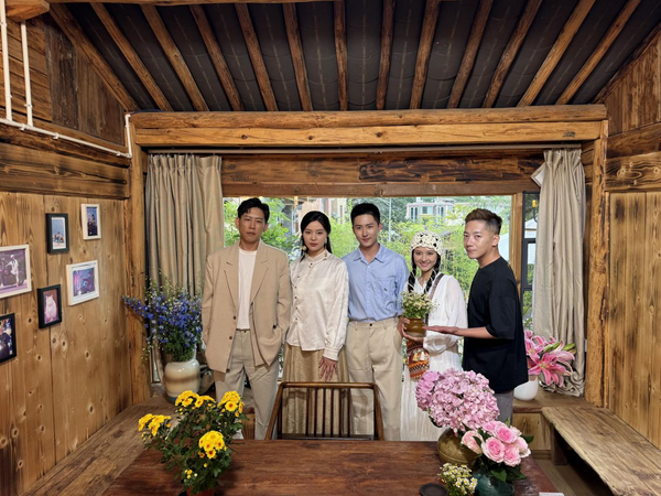 ▲▼ 李志希、跨海、演出花卉短劇 、兩岸演員。（圖／翻攝 《山海心语 花香两岸》）