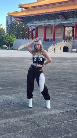 ▲▼日本AV女優L.V（佐山愛）、RIONA（廣瀨里緒菜）、RUNA組成團體BLACK DIAMOND（圖／無限暢通娛樂提供）