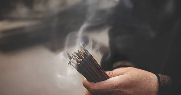 情侶鬼月別亂來！8大禁忌一次看　命理師示警：小心親到好兄弟