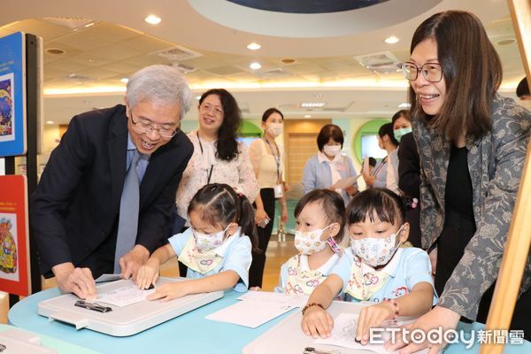 ▲▼   藝術陪伴醫療 共創永續願景嘉義基督教醫院與國立臺灣美術館簽署合作備忘錄   。（圖／嘉義基督教醫院提供）