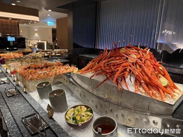 ▲▼島語高雄店開幕首日。（圖／記者許宥孺攝）