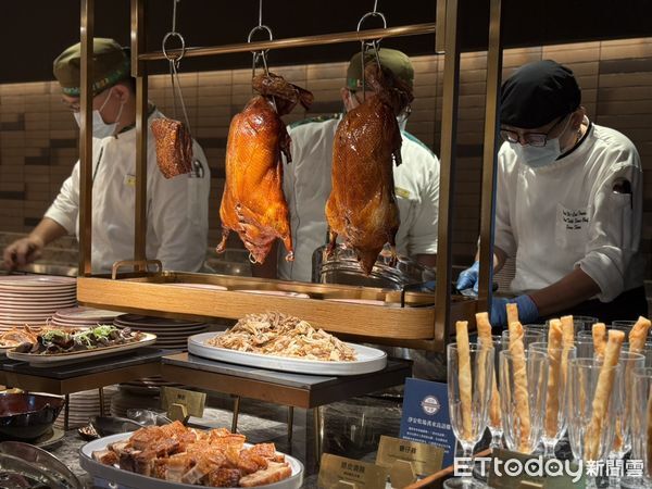 ▲▼島語高雄店開幕首日。（圖／記者許宥孺攝）