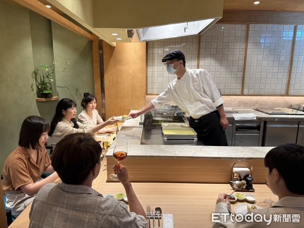 ▲▼島語高雄店開幕首日。（圖／記者許宥孺攝）