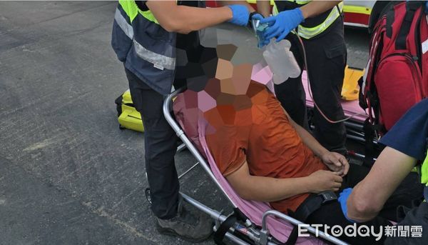 ▲2名越南籍工人在下水道施工時昏迷，其中1人無呼吸心跳送醫急救。（圖／記者陸運陞翻攝）