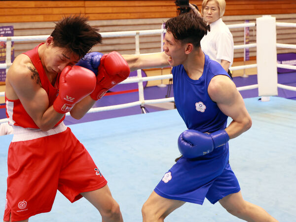 ▲奧運金牌林郁婷陪練員李承威成功摘金、地主台北市張家薫（左）首度挑戰70公斤級仍順利摘金、巴黎奧運金牌林郁婷(左)也幫她的陪練員李承威指導。（圖／北市體育局提供）