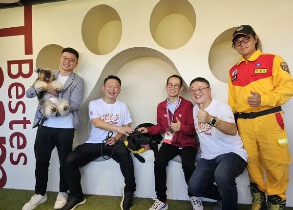 ▲桃園樂天棒球場寵物友善專區啟用