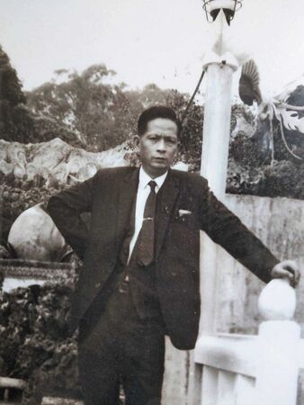 第一代蘇芳文出身艋舺地主家庭，遭逢鉅變後，才擺攤賣肉圓、芋粿。（露店 蘇來傳提供）