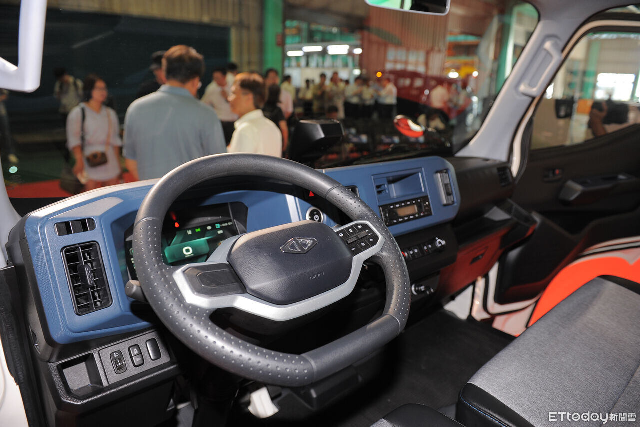 ▲CMC中華ET35電動3噸半下線。（圖／記者林鼎智攝）