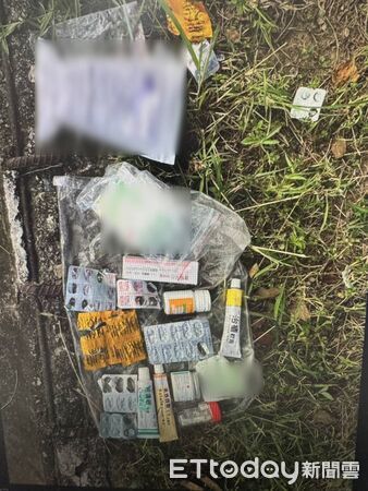 ▲▼台中某科技大學外面草地驚見男屍。（圖／民眾提供，下同）