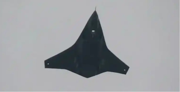 ▲▼ 第三代六代機、解放軍            。（圖／翻攝 百度）