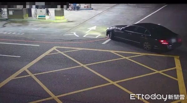 ▲▼警方調閱監視器發現車輛為贓車，犯嫌駕車由國5離開宜蘭。（圖／記者游芳男翻攝）