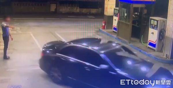 ▲▼警方調閱監視器發現車輛為贓車，犯嫌駕車由國5離開宜蘭。（圖／記者游芳男翻攝）