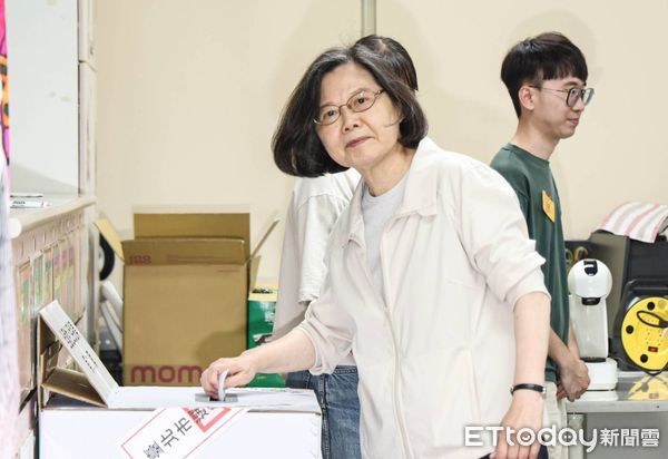 ▲▼前總統蔡英文投票。（圖／記者呂佳賢攝）