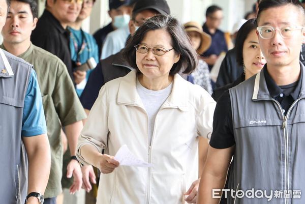 ▲▼前總統蔡英文投票。（圖／記者呂佳賢攝）