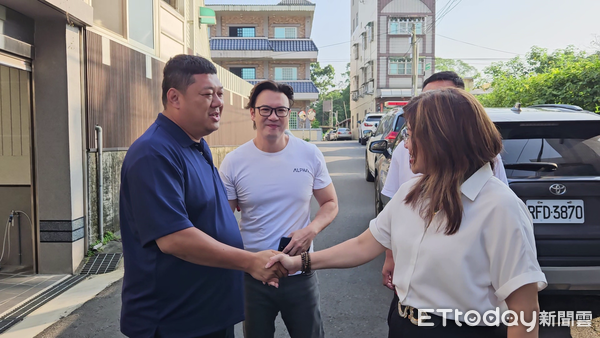 ▲民眾黨立委暨南投縣黨部主委麥玉珍陪同游顥投票。（圖／記者高堂堯翻攝）