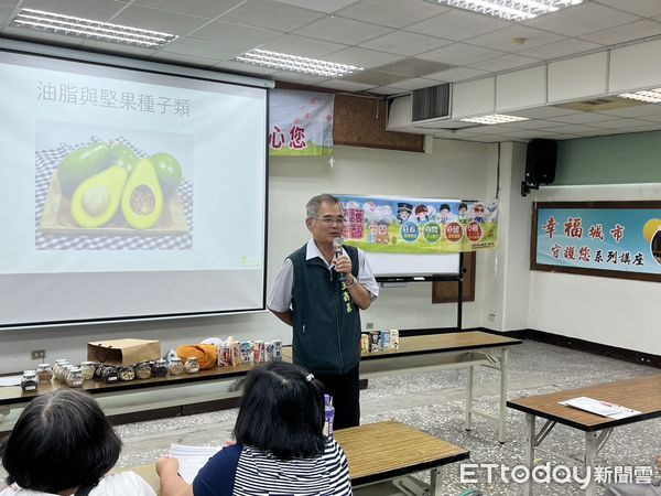 ▲台南市政府勞工局23日舉辦營養講座，吸引勞工朋友踴躍參與。（記者林東良翻攝，下同）