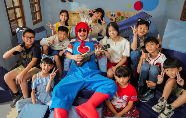 ▲▼黃明志推出新歌MV〈Nenenenepupu〉。（圖／亞洲通文創提供）