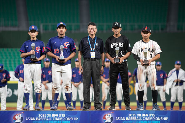 ▲ U15亞洲青少棒錦標賽台灣隊23日勇奪隊史第8冠，隊伍中年紀最小的陳泊佑敲出突破僵局三壘打，助隊以3比0奪冠，獲選賽會MVP     。（圖／棒協提供）