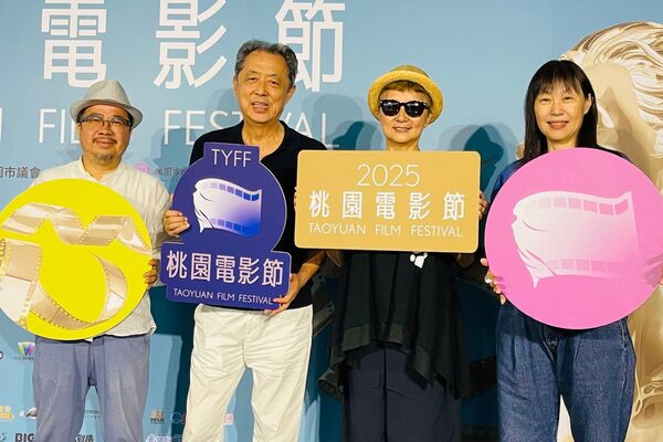 ▲《小城故事》在桃園電影節正式登上大銀幕，桃影特地請來導演朱延平、國家影視聽中心董事長褚明仁、當年《小城故事》女主角李烈，以及李行紀錄片「形影不離」製片周揚明一同進行座談。（圖／桃園電影節提供）