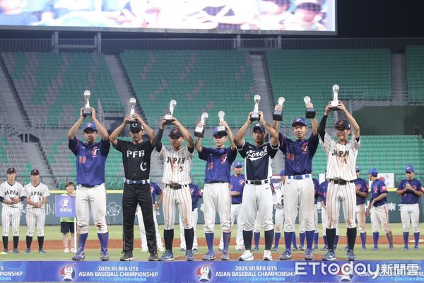 ▲台灣隊在亞青少棒冠軍戰3:0擊敗日本，奪下二連霸金盃。（圖／記者林東良翻攝，下同）